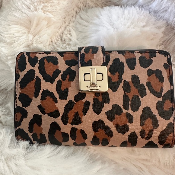 Kate Spade Phoebe Turnlock Medium Wallet KH815 200 in brown leopard - Picture 1 of 5